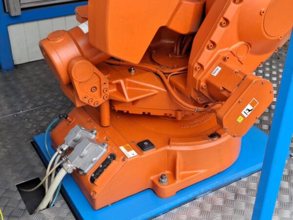 Komplette Bearbeitungszelle mit Roboter, IRB 4400/45kg, ABB, gebraucht – Bild 4