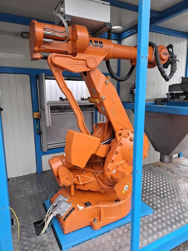 Komplette Bearbeitungszelle mit Roboter, IRB 4400/45kg, ABB, gebraucht – Bild 5